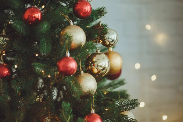 Χριστουγεννιάτικο Φόντο Χριστουγεννιάτικο Δέντρο Παιχνίδια Και Γιρλάντες Εικόνα Αρχείου