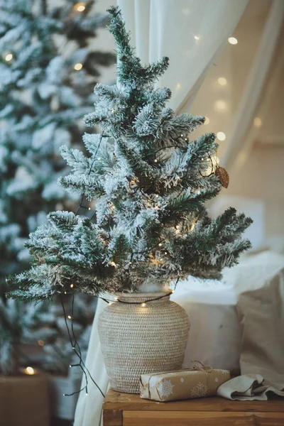 Fundo Natal Árvore Natal Com Brinquedos Guirlandas Fotografias De Stock Royalty-Free