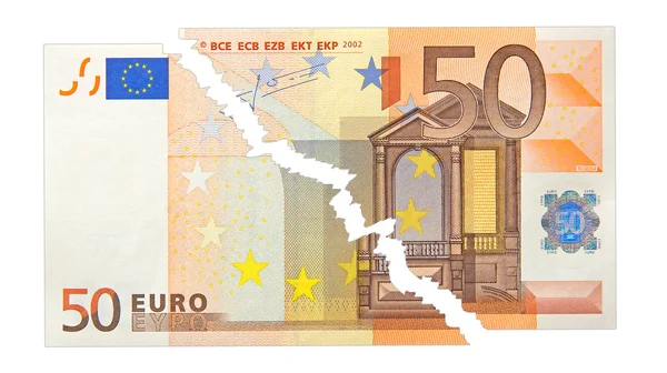 Zerrissene Fünfzig-Euro-Banknote isoliert auf weißem Papier — Stockfoto