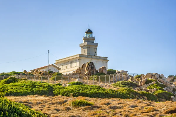 Маяк в Capo Testa Сардинії — стокове фото