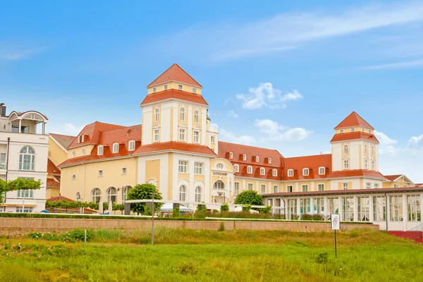 Kurhaus in binz, insel rügen — Stockfoto