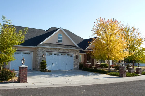 Autumn Home — Stock Photo, Image