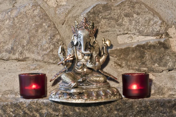 Estatua de metal que representa a Dios Ganesha — Foto de Stock