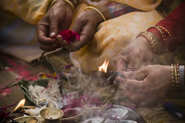 Detail of Hindu ceremony (Puja) in Teraï, west part of Nepal — Stock Photo, Image