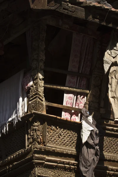 Casa nepalí Newar con escultura de madera —  Fotos de Stock