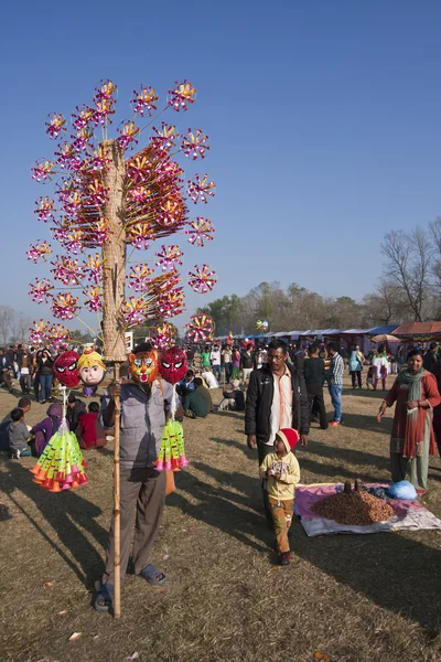 Indian toys street seller in Nepal — Stock Photo, Image