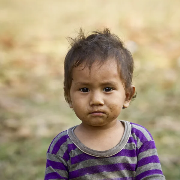 Cara de niño en Nepal — Foto de Stock