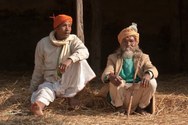 bardia, nepal maggy Festivali sırasında iki Nepalce Brahman oturma