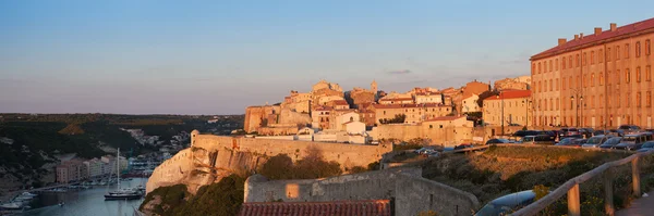 Vieille ville Bonifacio au coucher du soleil, Corse, France — Photo