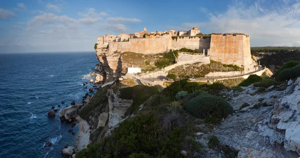 Bonifacio v ranním slunci, Korsika, Francie — Stock fotografie