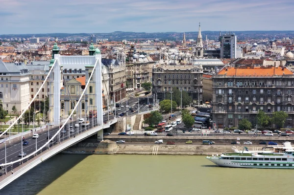 Veduta del ponte Elisabetta a Budapest Ungheria — Foto Stock