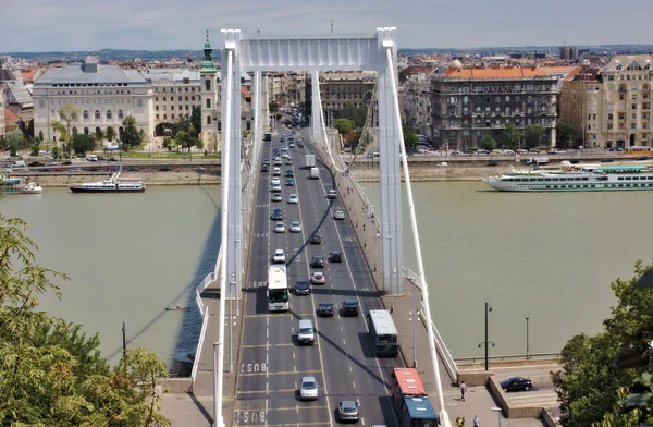 Weergave van elizabeth brug in Boedapest Hongarije — Stockfoto