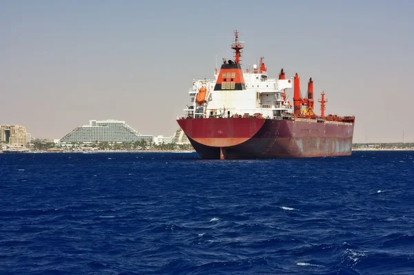 Kargo gemisi Kızıldeniz Harbor'da girme