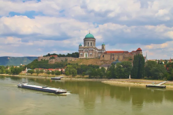 Blick auf eine Basilika in Esztergom, Ungarn — Stockfoto