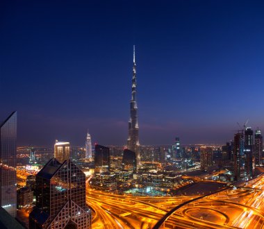 Şehir siluetinin manzarasına dubai