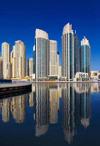 Ein blick auf die jumeirah beach residence, am dubai marina, dubai — Stockfoto