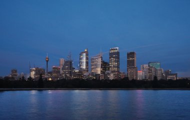 Botanik Bahçeleri gördüm şafakta Sidney Skyline görünümü