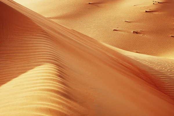 Dunas de arena onduladas del desierto árabe — Foto de Stock