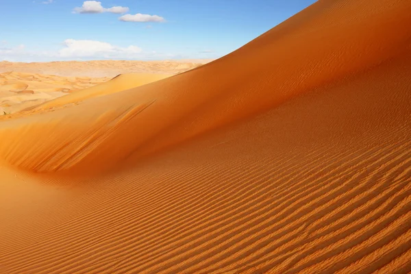 Dune di sabbia rotolanti del deserto arabo — Foto Stock