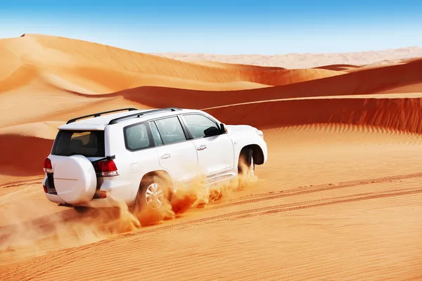 4x4 dune bashing est un sport populaire du désert arabe Photos De Stock Libres De Droits