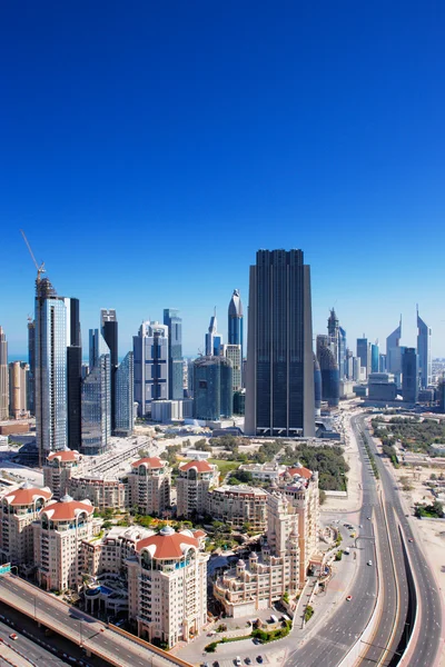 DIFC je finanční centrum Dubaje a zdobí krásné výšková architektura — Stock fotografie