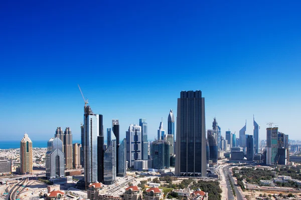 DIFC es el centro financiero de Dubai y está adornado con hermosos rascacielos —  Fotos de Stock