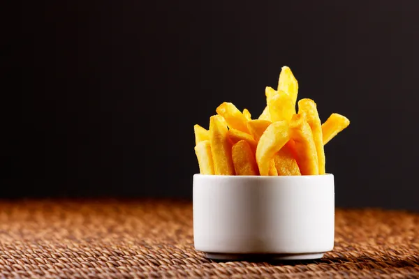 Patatas fritas, también conocidas como papas fritas — Foto de Stock