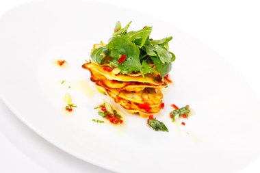 Mini krep roket salata ile