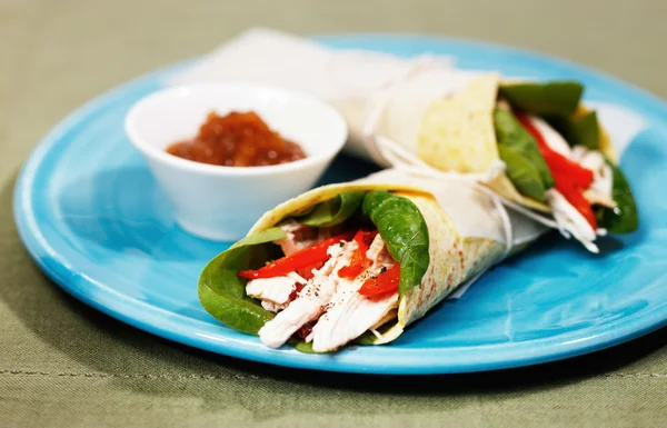 Healthy chicken salad wrap with red bell pepper — Stock Photo, Image