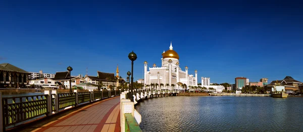 Sultan Omar Ali Saifuddien Mosque in Brunei — Stock Photo, Image