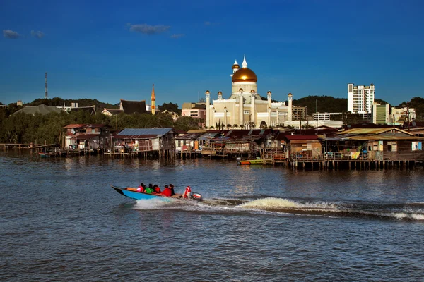 Famosa aldeia de água da capital Brunei — Fotografia de Stock