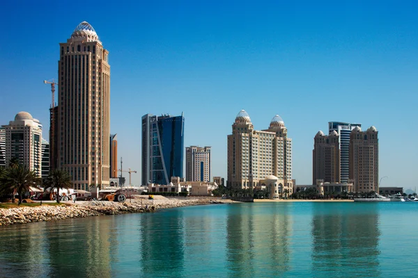 Många nya hotell i området west bay i doha, qatar — Stockfoto