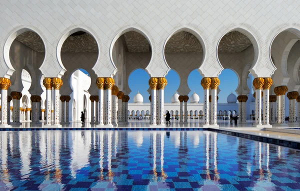 シェイク ザイード グランド モスク、アブダビは、アラブ首長国連邦で最大 — ストック写真