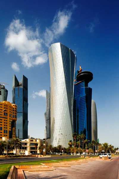 Dauhá corniche je pobřežní promenádě v Dauhá, Katar — Stock fotografie