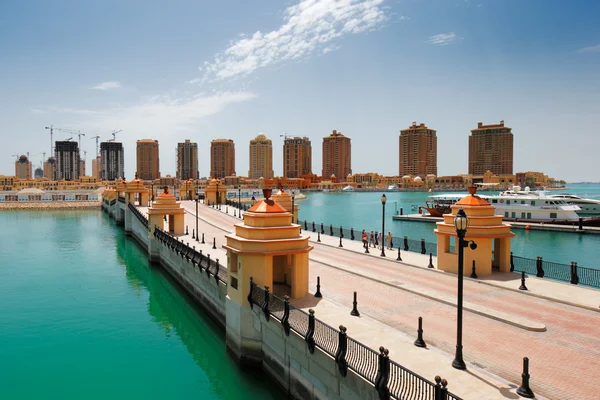 Een artificieel eiland pearl qatar in doha, qatar — Stockfoto