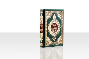 Kur'an-ı Kerim üzerinde beyaz bir arka plan görüntüsü