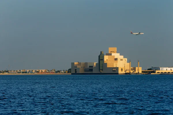 Doha, qatar: das Museum für islamische Kunst — Stockfoto