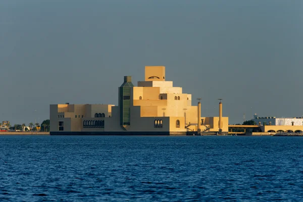 Doha, Qatar: O Museu de Arte Islâmica — Fotografia de Stock