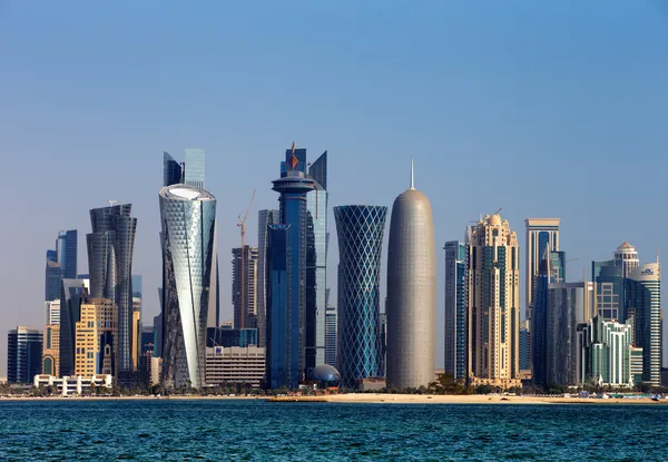 West bay stadssilhuetten i doha, qatar — Stockfoto