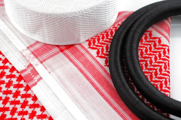 Ghutrah along with the agal and skull cap are usually worn by men as a head-dress in Arab Countries — Stock Photo, Image