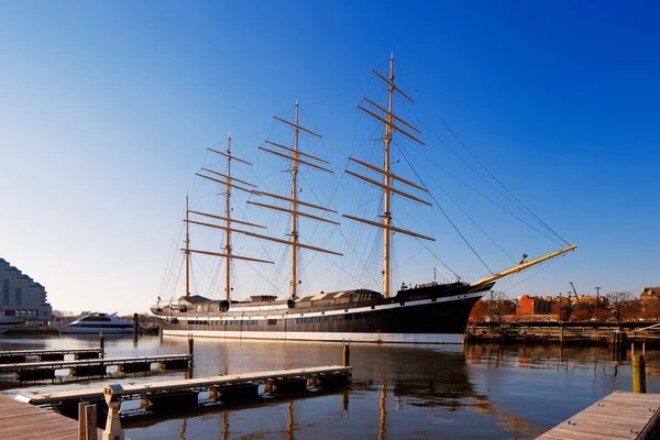 The square-rigged tall sailing ship Mosholu, in Philadelphia — Stock Photo, Image