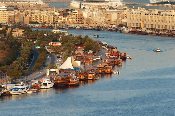 Der bach mit bur dubai bereich von dubai, uae — Stockfoto