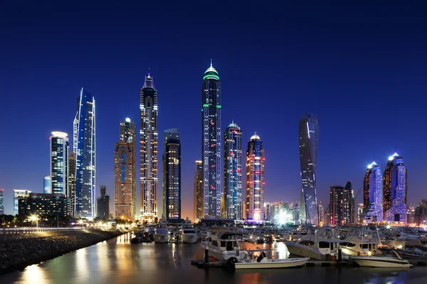 Dubai Marina com JBR, Jumeirah Beach Residences, Emirados Árabes Unidos — Fotografia de Stock