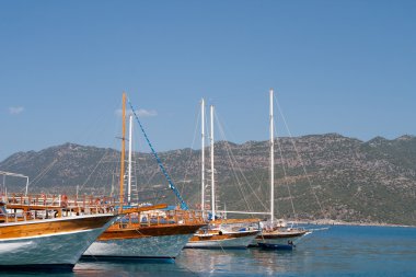 yat limanındaki bir çapa olarak