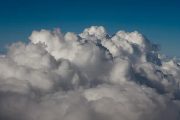 雲と青い空 — ストック写真