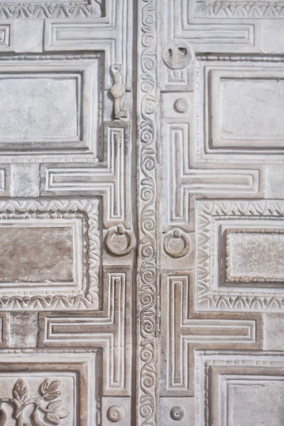 Ornamento de uma porta velha — Fotografia de Stock