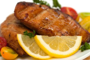 Sebzeli ızgara tavuk göğsü