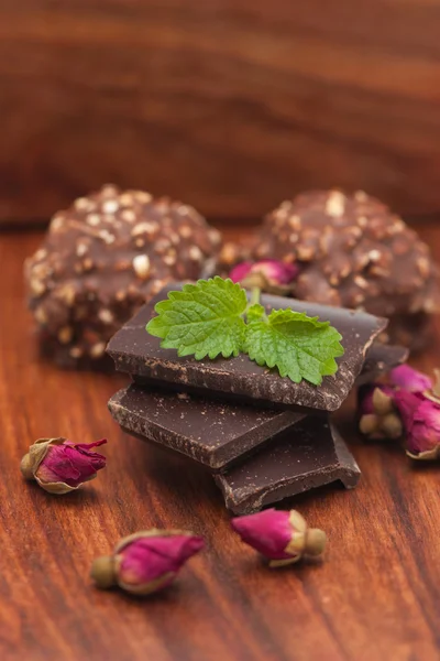 Chocolate, caramelo de chocolate para San Valentín — Foto de Stock