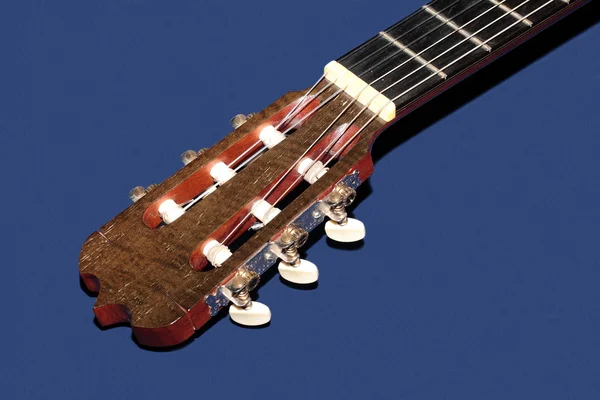 Gitar klavyesine başıdır. — Stok fotoğraf