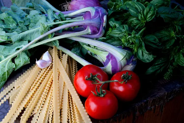 Składniki makaron z warzywami — Zdjęcie stockowe